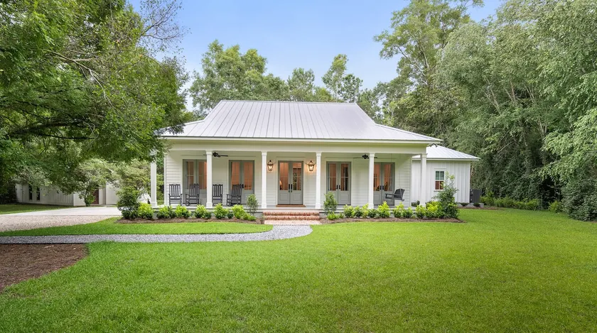 Little Pine Farm - Springfed River & Private Beach - Image 1