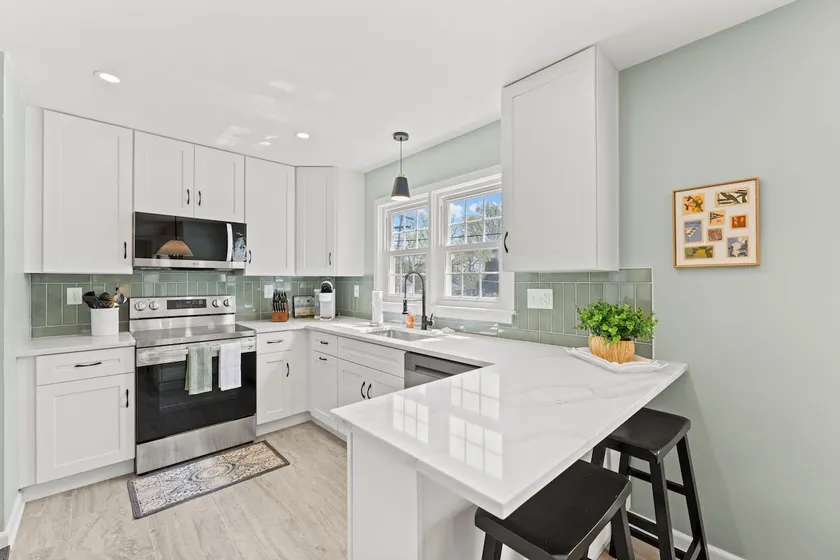 Stylish 2BR Retreat | Minutes to downtown KC! - Image 1
