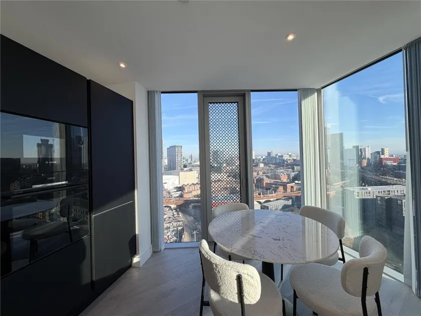 Luxury Skyline Apartment with Premium Facilities- Central M3 - Image 1
