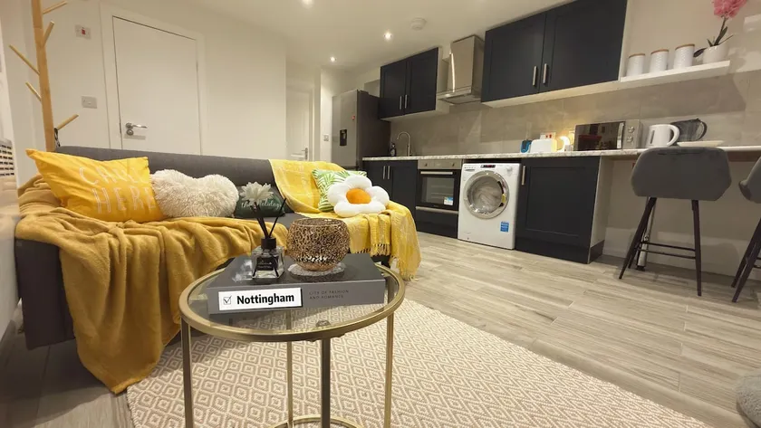 Modern Canal-view 2BR Flat near Tram, City& Uni - Image 1