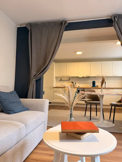 Royal Blue Residence – Elegant, Quiet & Exclusive - Image 1
