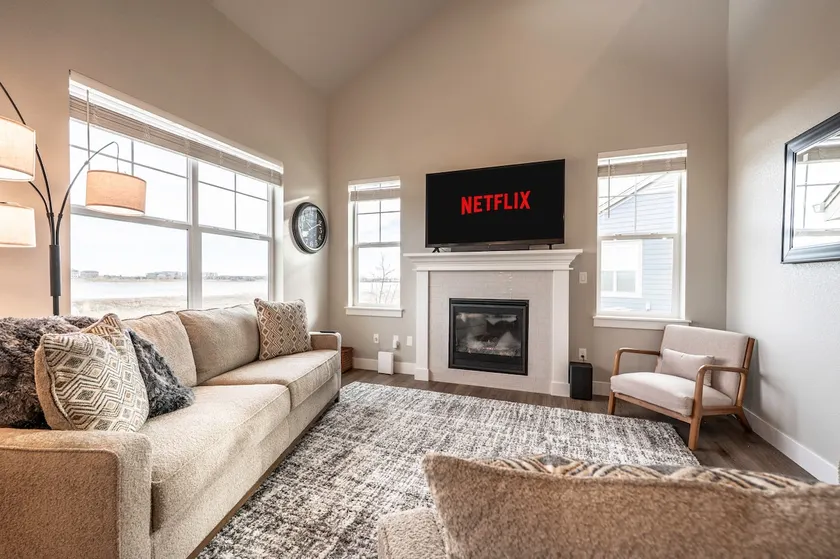 Lake Front| Perfect MidTerm|Family Friendly Luxury - Image 1