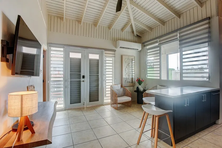 Culebra Sleeps 12 | Hotel Beds | Walk to Ferry - Image 1