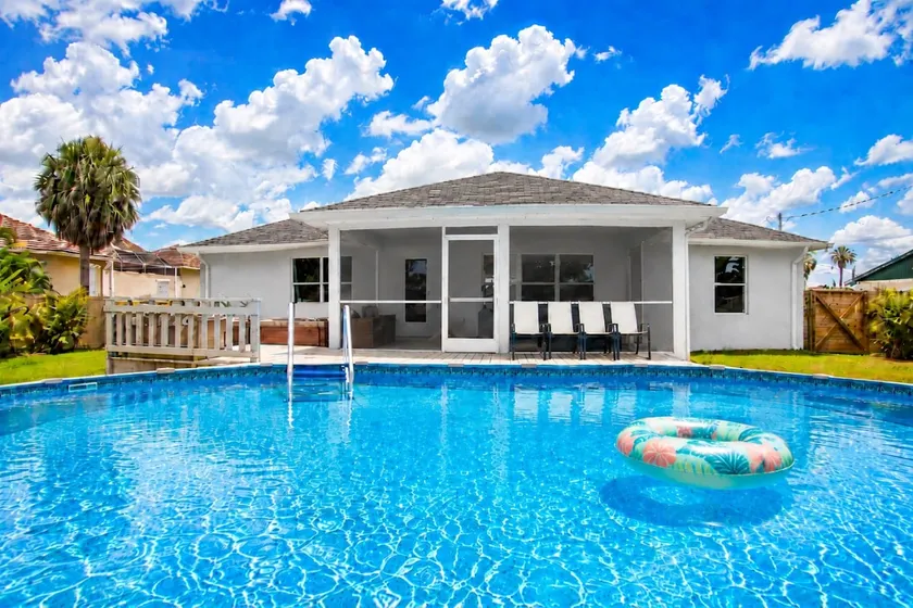 La Florida Estate | New 3-BR Luxury Pool & Spa - Image 1