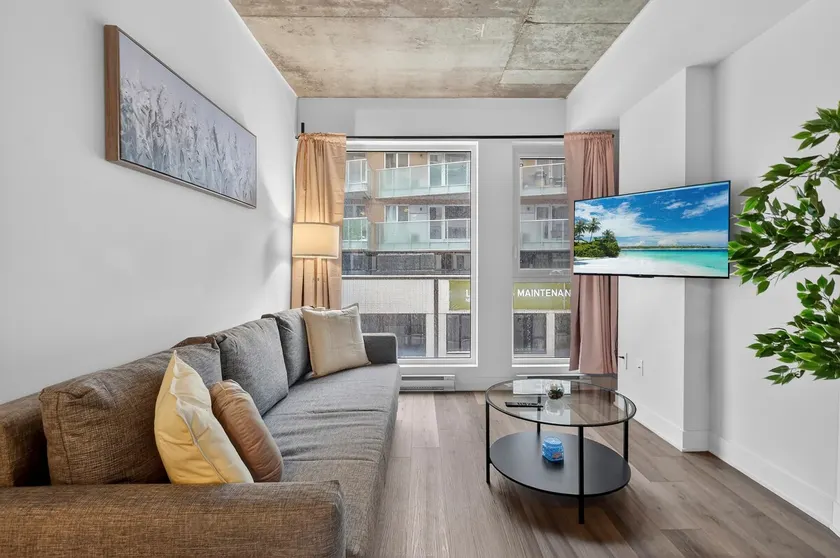 MTL Dowtown | Luxury 1 Bedroom Apartment - Image 1