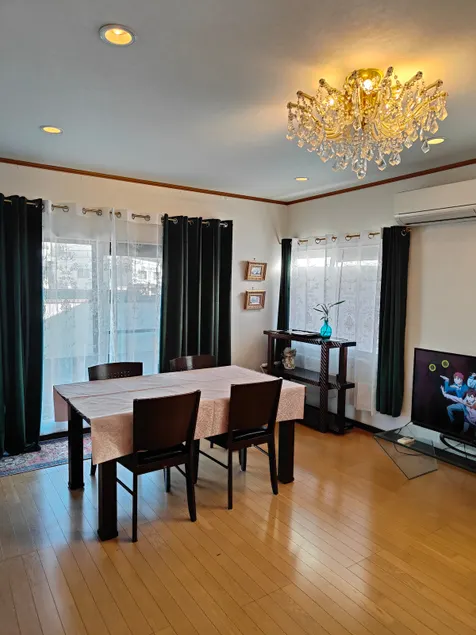 2-minute walk from the station! Excellent access to Narita Airport and Makuhari Messe! - Image 1