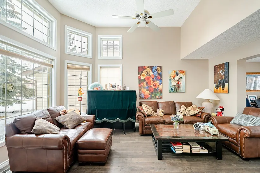 2k SF 3BR Banff Gateway Family Oasis |Pet-Friendly - Image 1