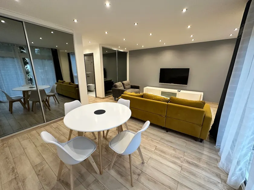 The Urban Jewel – Chic and Soothing 2-room apartment with balcony - Image 1