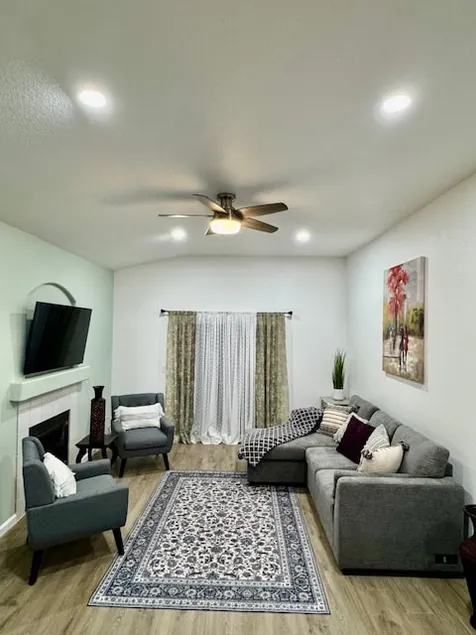 ”Bright, high ceilings for a calm, peaceful stay.” - Image 1