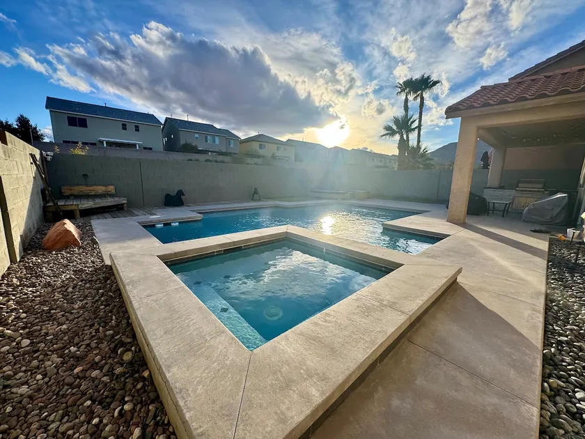 Private 3BR Home w/ Pool & Hot Tub Near Strip - Image 1