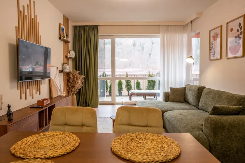 Forestline Apartment Sinaia - Image 1