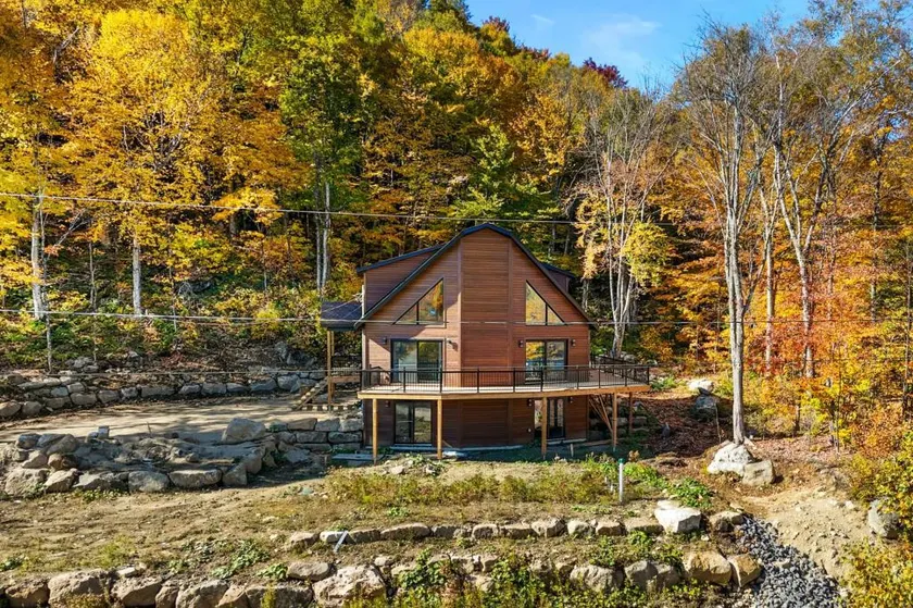 Azalea, a peaceful refuge in the heart of the mountains - Image 1