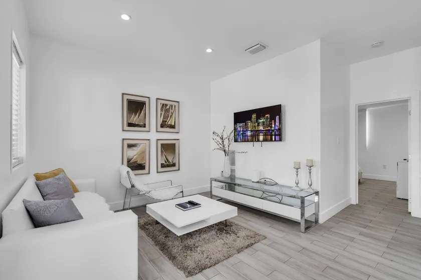 Top rated /4 ppl apt/ free parking / Westchester - Image 1