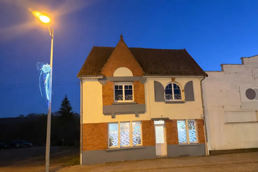 Plume Art by Sophie 4 bedrooms 5 double beds. - Image 1