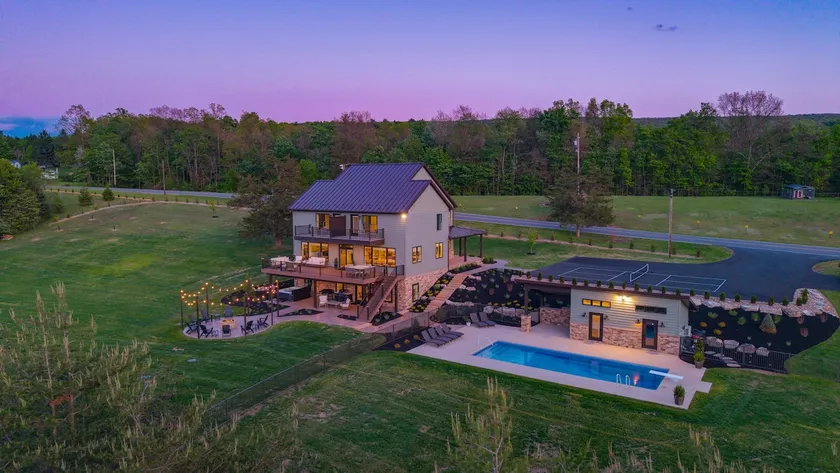 Luxurious, Game Room, Hot Tub, Espresso, Fire pit - Image 1