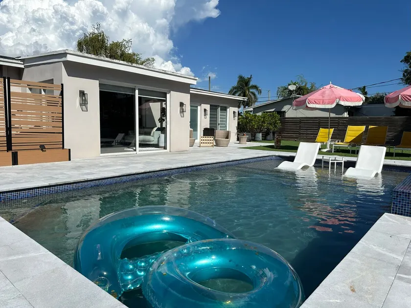 Casa Solea Cozy Private Pool Home in Miami - Image 1