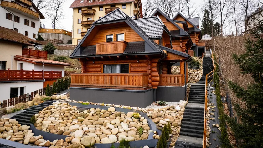 Nebbia Resort (Snowball) - Image 1