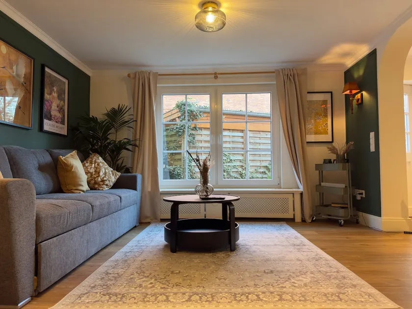 The Forest Green Residence – Garden & Tranquility - Image 1