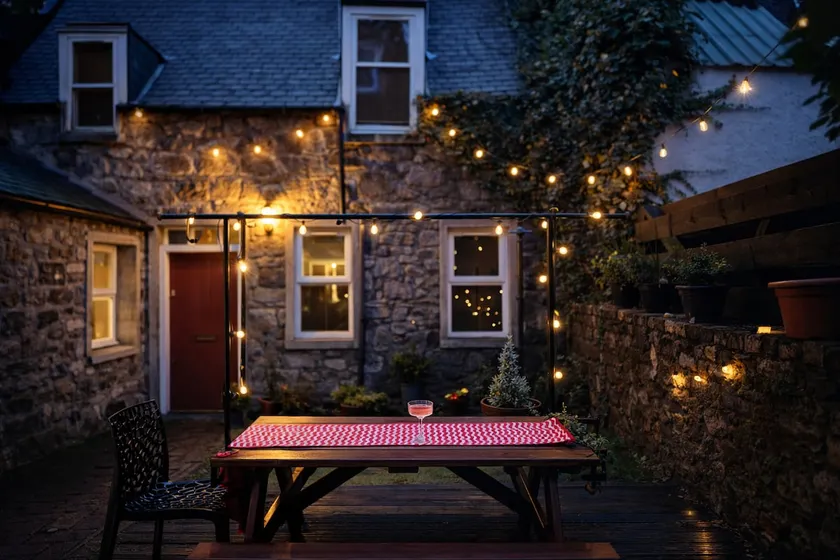 Secret City Cottage • Peaceful • Private Garden • - Image 1