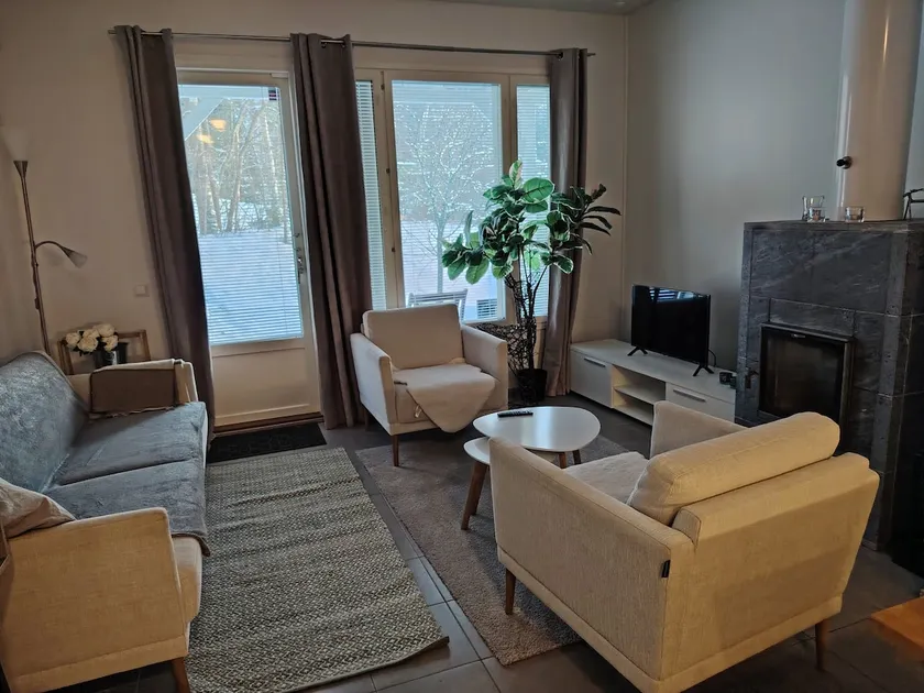Sunny apartment with sauna and atmosphere - Image 1