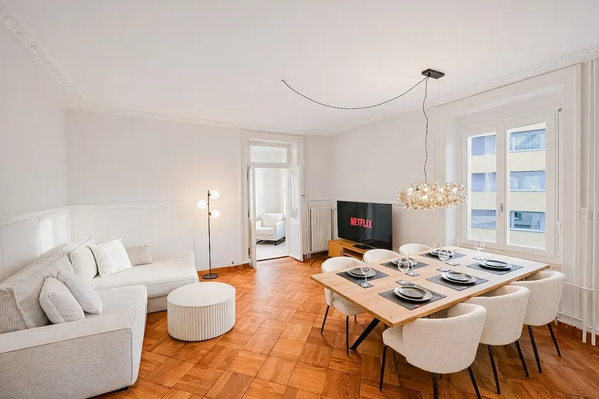 The Urbanist West Center 4 Bed Free Parking WiFi - Image 1