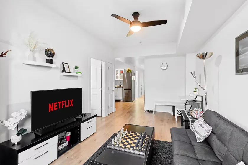 Beautiful Family Suite w/ Backyard Picnic & Games - Image 1