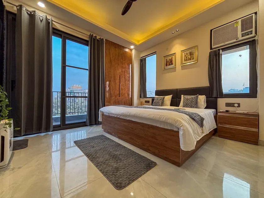 Private 1BHK near HUDA Metro with Air Purifier - Image 1