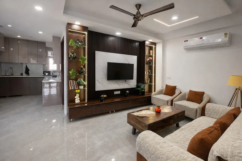 Luxury 3BHK, Walk to Yashobhoomi, 10 Min Airport - Image 1
