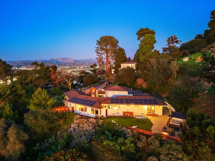 Sunset Summit by Coastline Vacation Rentals - Image 1