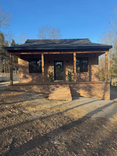 The Cottage on Barron - Image 1