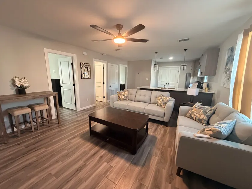 Executive Comfort Suite - Image 1
