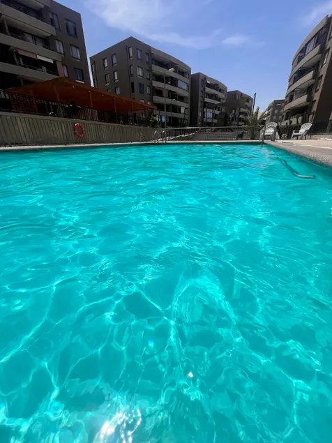 Departamento en condominio con piscina - Image 1