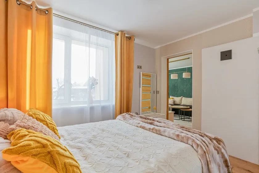Modern & Comfortable One Bed - Image 1