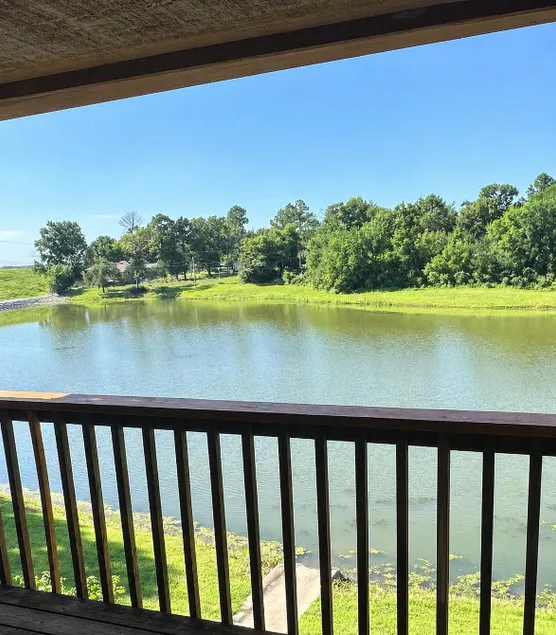Luxe Lake House. Sleeps 8! Fish from the Patio! - Image 1