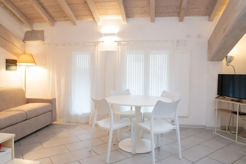 Urban Studio Apartment - Image 1