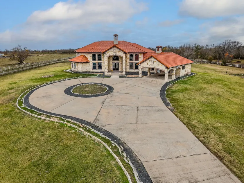 8BR Ranch house perfect for large families/groups - Image 1