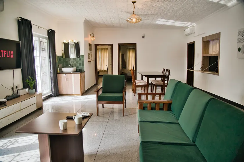 Spacious Retro-Modern 2BR Home — Panampilly Nagar - Image 1