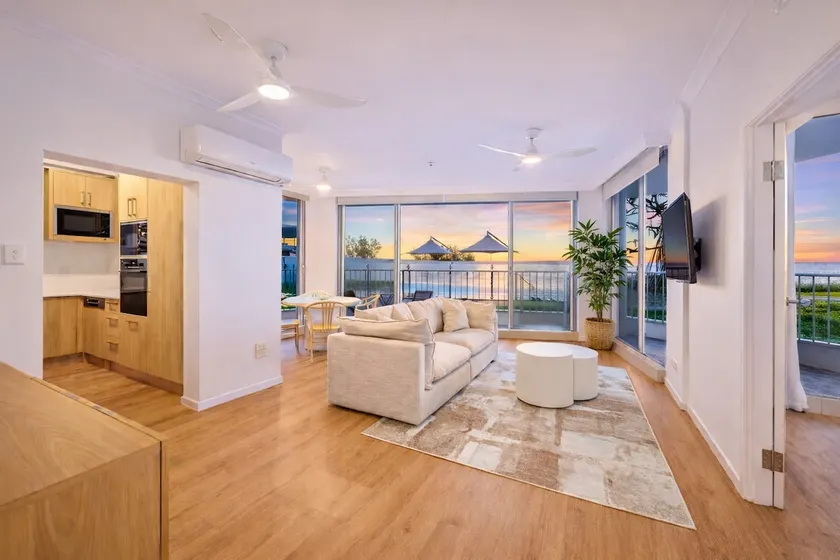Absolute Beachfront Apartment with Direct Pool - Image 1