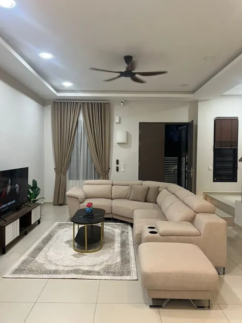 Aurelia Homestay - Image 1