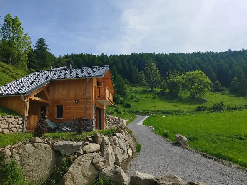 The 2 Alpine Chalets & Nordic Baths - Image 1