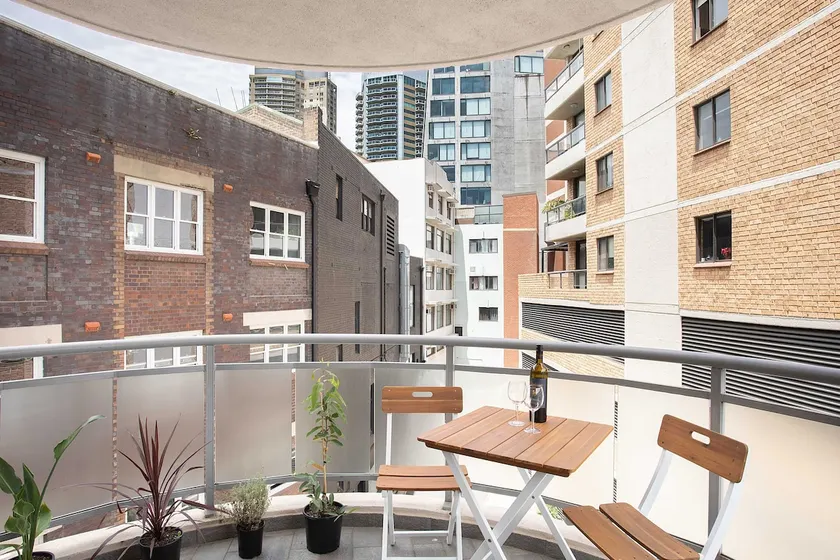 Urban Oasis 2BR with Huge Deck & Secure Parking - Image 1