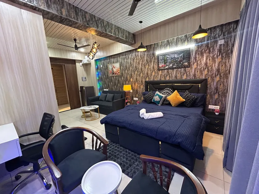 Perfect for 6 Guests | King & Sofa Beds | Family - Image 1