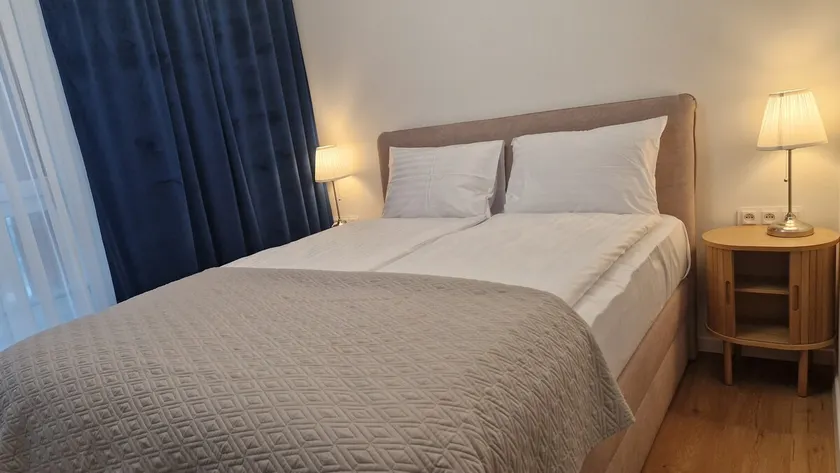160 Wide Bed Apartments - with Balcony & Parking - Image 1