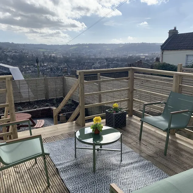 Georgian flat - 2-beds with balcony & views - Image 1