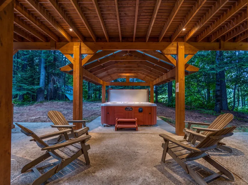 4BR Mountain Escape - Covered Hot Tub + Deck - Image 1