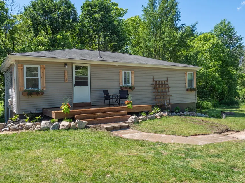 Cozy Sparta Getaway Near Indian Lakes, New Hot Tub - Image 1