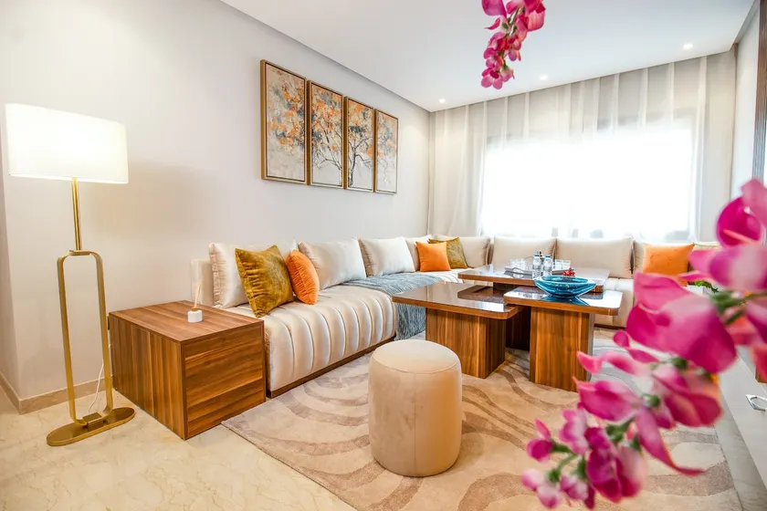 Elegance, comfort, and a pool, 5 minutes from the airport - Image 1