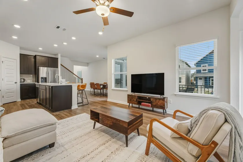 9 Bed~Georgetown ATX~Pool/Pickleball/2 Car Garage - Image 1