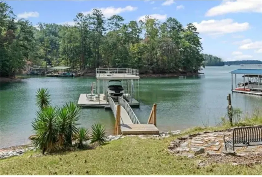 Lake Lanier House by Port Royale w/hot tub & dock - Image 1
