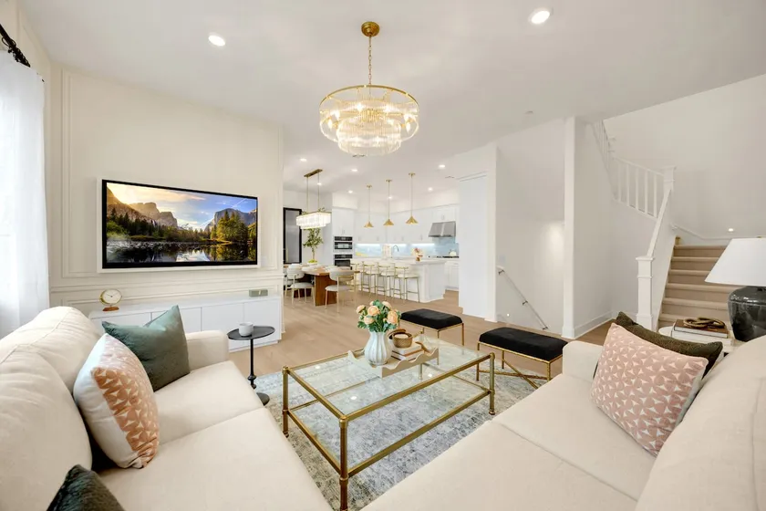 Ultra Luxury 4BR + Office by Alira | Sleeps 10 - Image 1